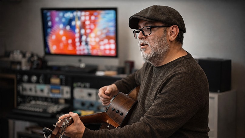 8Jan Parra, Berklee certified guitar instructor with 35 years experience teaching in La Mesa California